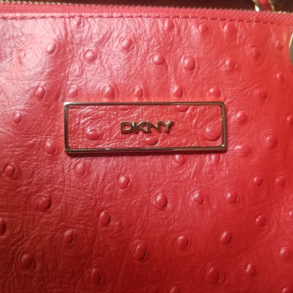 ⭐️ DKNY Tangerine Ostrich Embossed Leather Shoulder Bag with Chain Straps - Picture 7 of 12